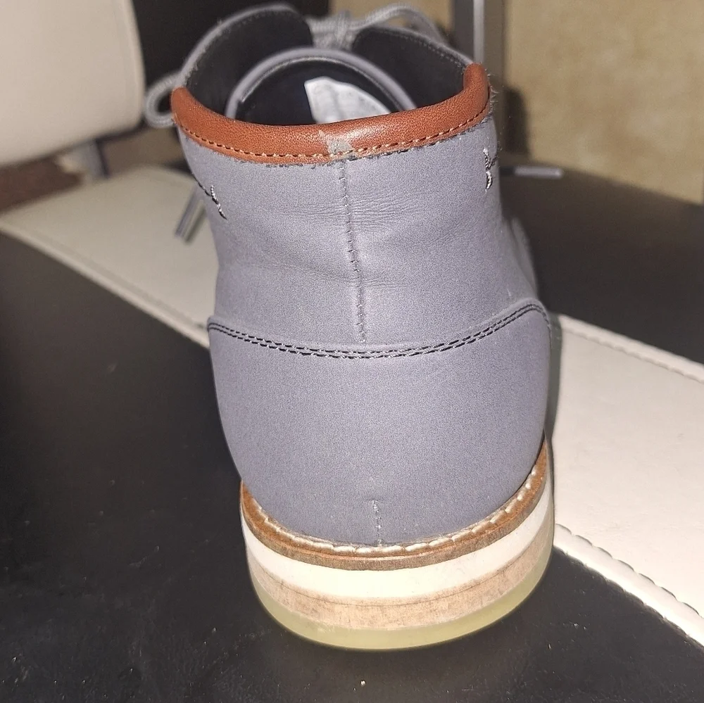 Calvin Klein Men's Gray Lace-Up Butter Soft Shoes In A Size 9M. Office, Casual